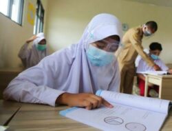 siswi pakai jilbab