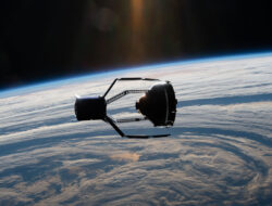 SPACE-CLEARSPACE eksperimen luar angkasa