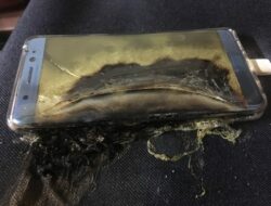 ponsel meledak karena di cas ponsel meledak karena di cas