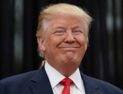 rumah donald trump dan FBI