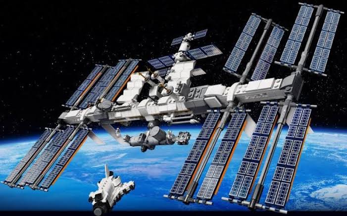 stasiun luar angkasa ISS
