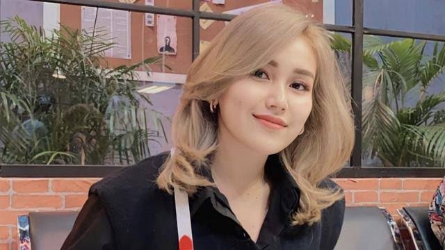 Artis Indonesia berstatus janda