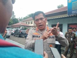 Kapolres Metro Depok Kombespol Imran Edwin Siregar yang membuka layanan laporan (Irwan Supriyadi) Kapolres Metro Depok Kombespol Imran Edwin Siregar yang membuka layanan laporan (Irwan Supriyadi)