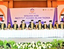 Wisuda mahasiswa IAI Bogor (Foto; Ibnu Galansa) Wisuda mahasiswa IAI Bogor (Foto; Ibnu Galansa)