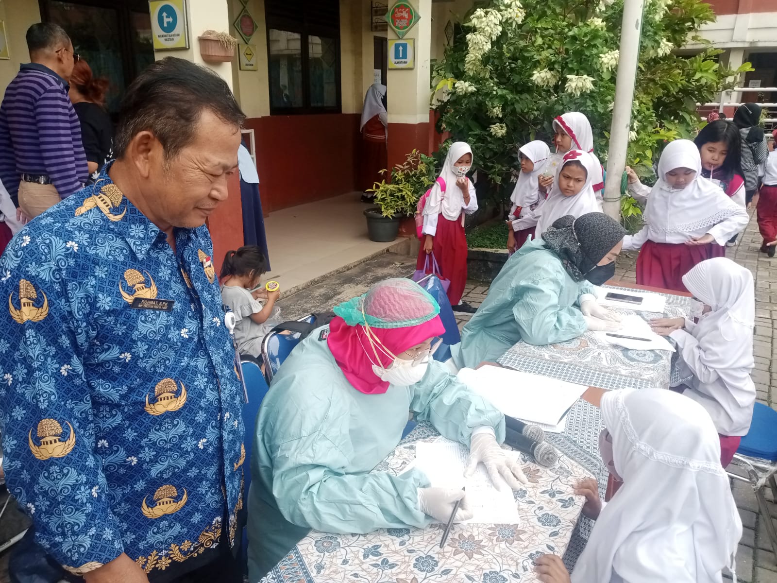 SDN Bojongsari 1 obat cacing
