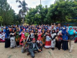PT Karabha komitmen atasi masalah sampah. Mereka melakukan sosialisasi di SDN 3 Tapos. (Foto: Istimewa) .