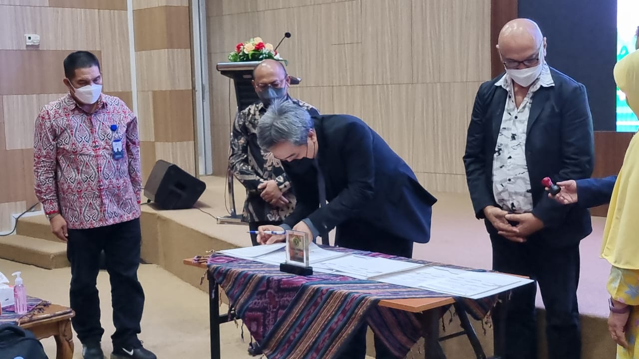 kesepahaman atau MoU inovasi dan produksi wax alami berkelanjutan diteken tiga pihak. (Istimewa)