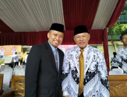 Sekda Depok bertemu guru SD di Balaikota Depok. (Irwan)