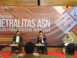 Walikota Tangsel saat menghadiri acara Bawaslu di Serpong (Ihya Ulumuddin)