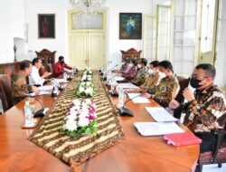 Jokowi rapat pahlawan nasional jokowi rapat pahlawan nasional