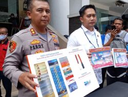Wakapolresta Bogor Kota AKBP Ferdy Irawan Saat Menjelaskan Kronologi Pengganjal Mesin ATM yang tersangkanya ATM. (Foto: Ibnu Galansa)
