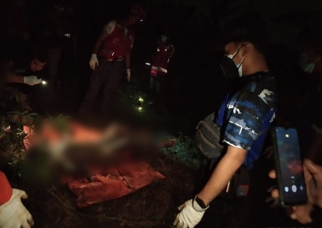evakuasi mayat lelaki di kabupaten tangerang (foto: istimewa)