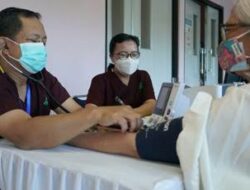Lansia bersiap diberi vaksin booster (istimewa)