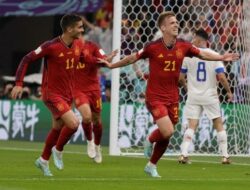 Spanyol tampil perkasa