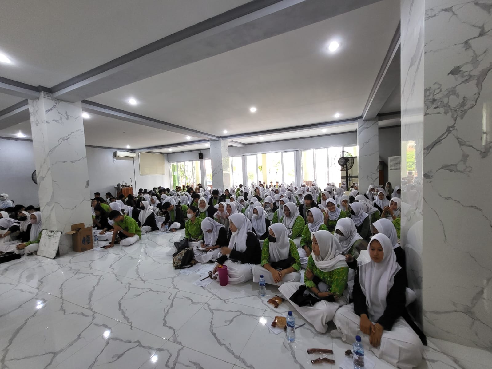SMAN 10 Depok b