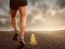 Ilustrasi pemilihan sepatu olahraga. (Pixabay)