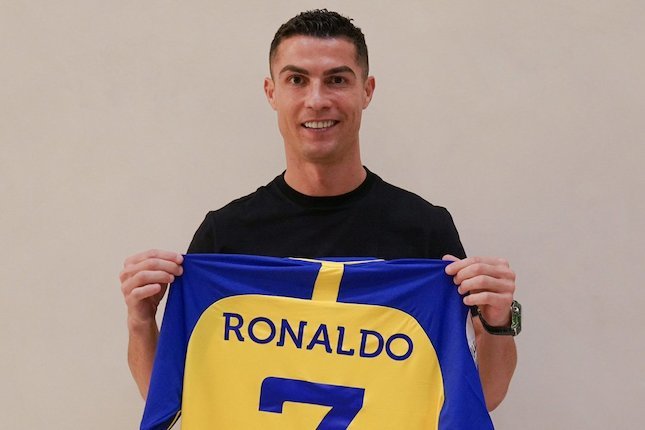 ronaldo gabung dengan Al Nassr