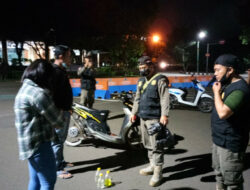 Satpol PP kabupaten Tangerang patroli miras (ihya/indonesiadaily.net)