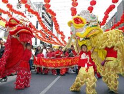 2.-ornamen-merah-dan-mitos-sumber-pixabay-1