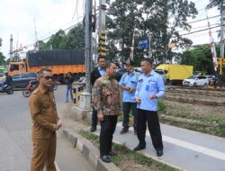 Walikota Tangerang saat meninjau ke PDAM TKR (Ihya/indonesiadaily.net)