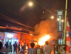 Mobil hangus terbakar (istimewa)