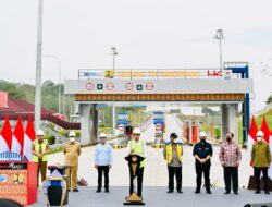 Presiden Joko Widodo meresmikan ruas Jalan Tol Pekanbaru - Padang seksi Pekanbaru-Bangkinang. (Istimewa)