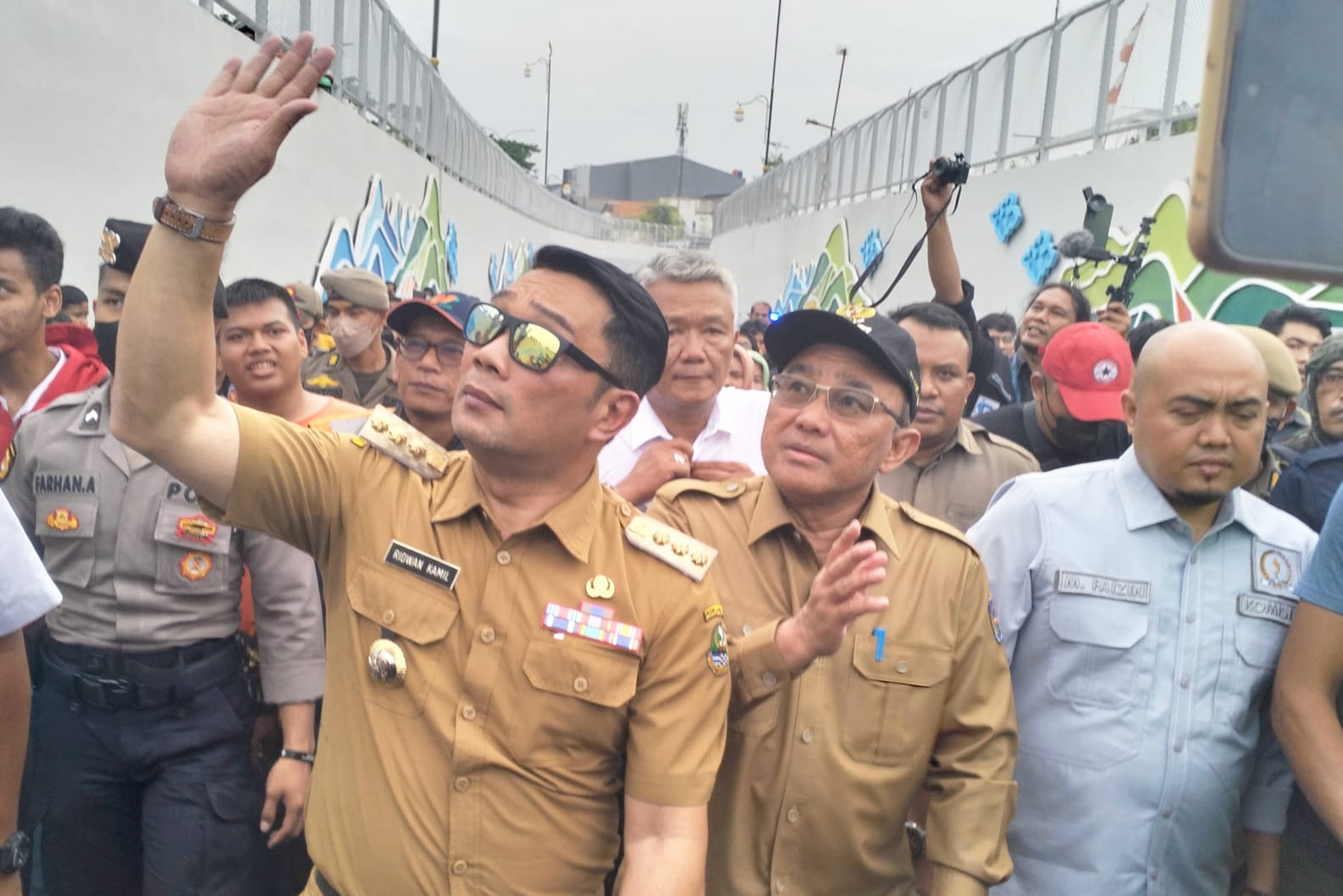 Gubernur Jawa Barat dan Wali Kota Depok Mohammad Idris saat peresmian underpass di Depok