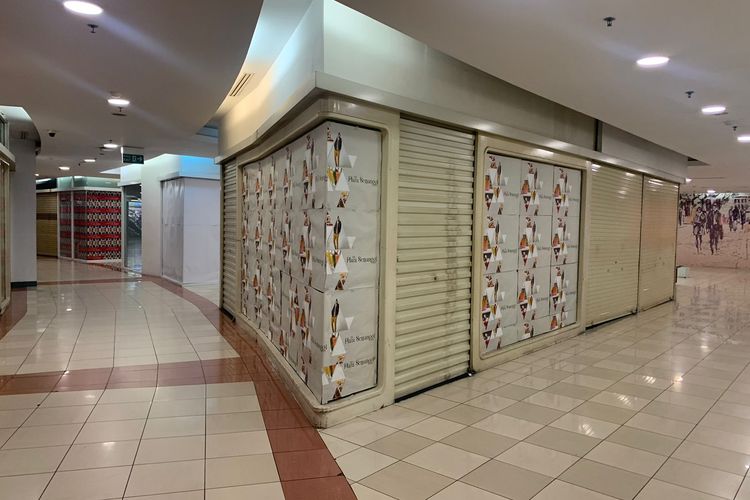 Plaza semanggi sepi pengunjung