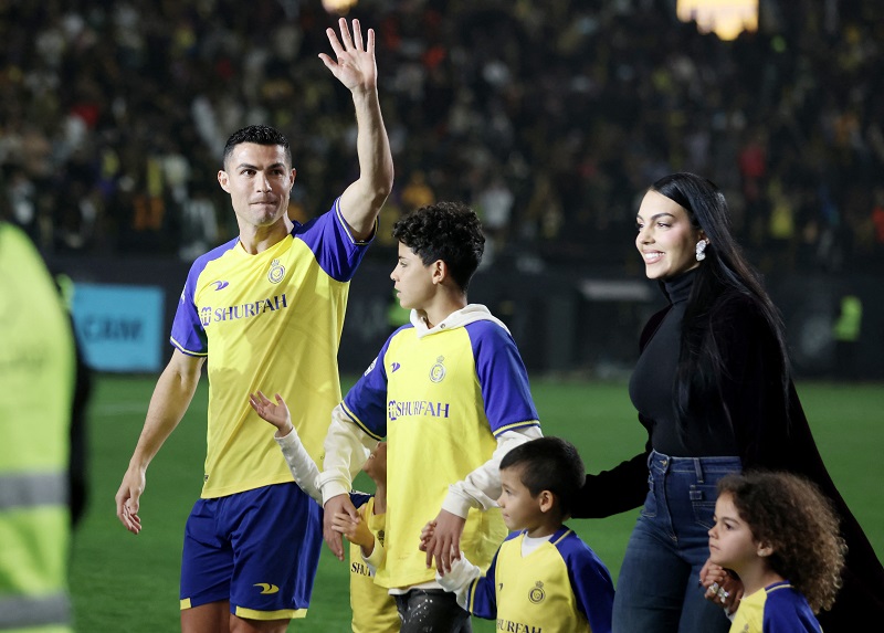 pakaian kekasih ronaldo