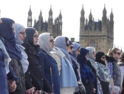 Penganut Kristen Menurun dan Islam Meningkat, Ada Apa dengan Inggris?