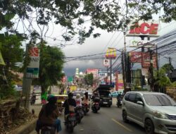 Jalan Raya Sawangan diduga jadi tempat kecelakaan tabrak lari korbanya ibu rumah tangga hingga meninggal dunia. (Irwan Supriyadi/Indonesiadaily.net)