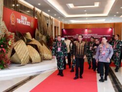 Presiden Jokowi didampingi Kapolri dan Panglima TNI