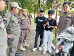 Satpol PP kabupaten Tangerang menciduk pelajar saat Tenggak minuman keras.(Ihya Ulumuddin/indonesiadaily.net)