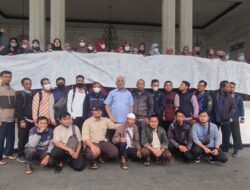 Orang tua siswa dan staf yayasan At Taufiq Icat Bogor
