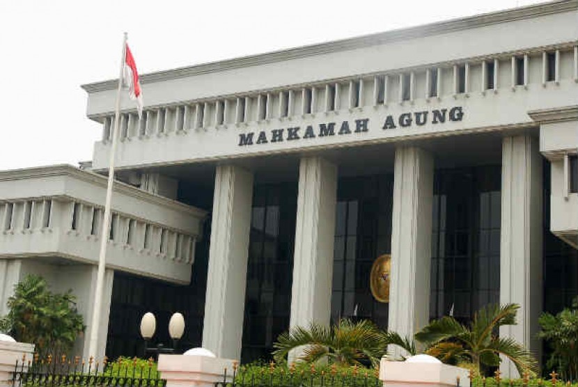 tugas dan peran Mahkamah Agung