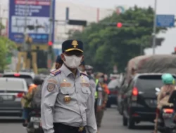 Dishub Depok memantau lalu lintas di Jalan Nusantara yang direncanakan akan kembali diterapkan SSA. (Istimewa) Dishub Depok memantau lalu lintas di Jalan Nusantara yang direncanakan akan kembali diterapkan SSA. (Istimewa)