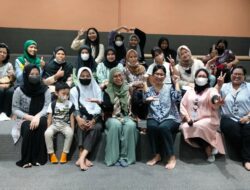 Tunas Global dengan pengasuh anak