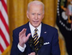 ejekan rusia ke joe biden