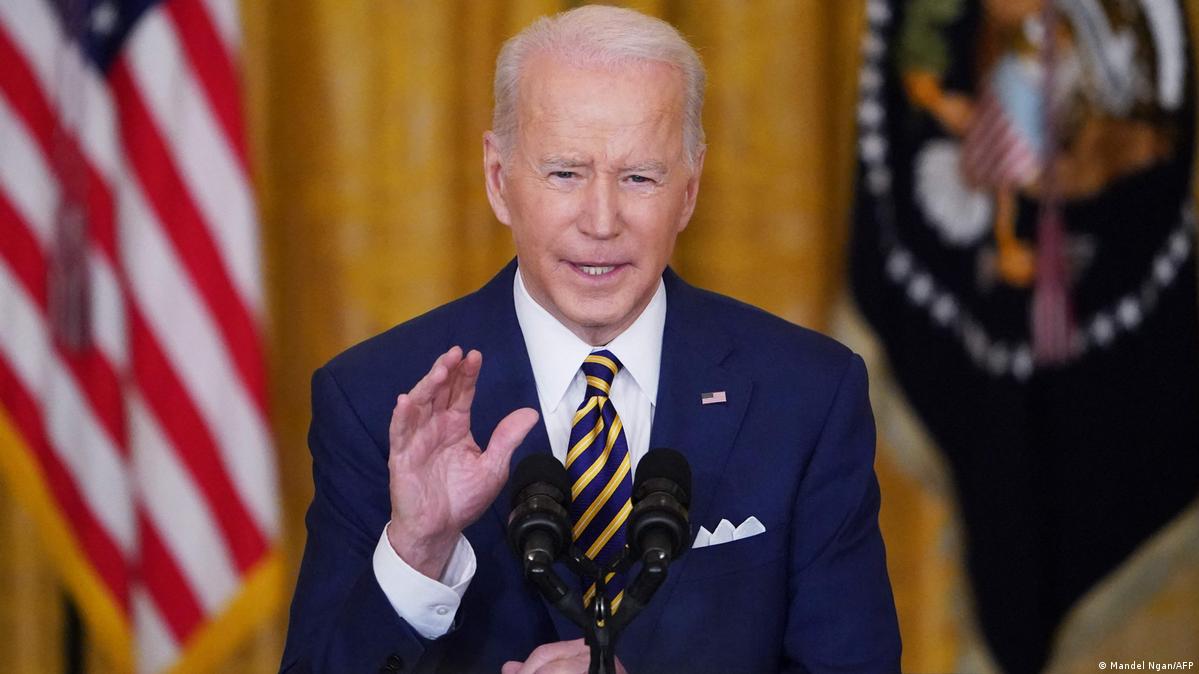 ejekan rusia ke joe biden