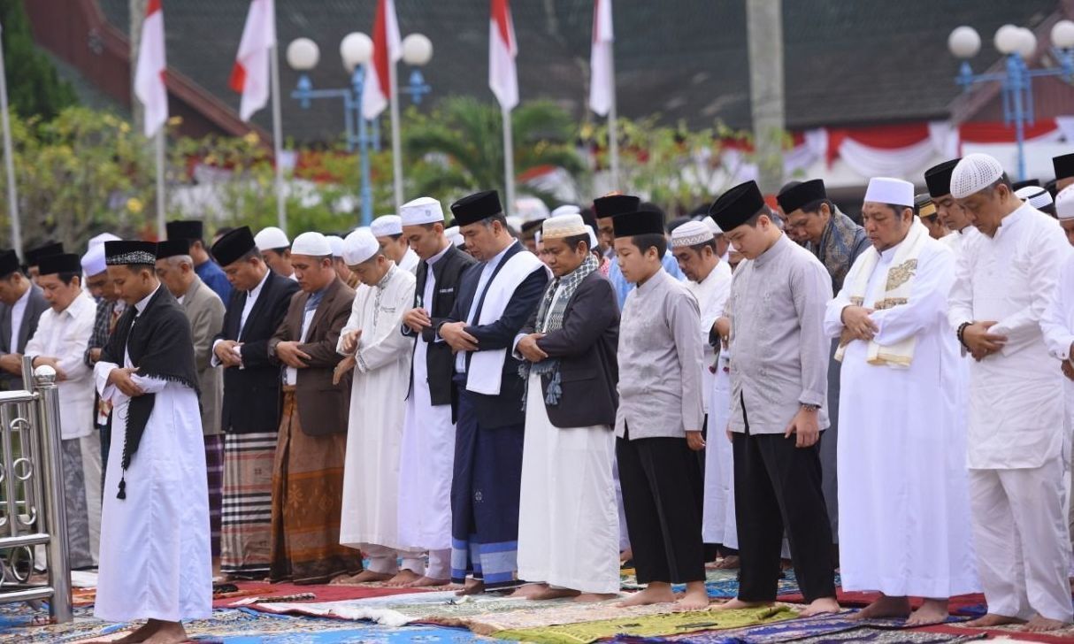 ilustrasi cara salat Idul Fitri