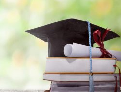Wisuda dan DPRD Kabupaten bogor