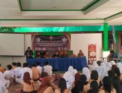 KPU Kota Depok bersama Panitia Pemilihan Kecamatan (PPK) Cipayung mensosialisasikan tahapan Pemilu 2024 kepada pelajar di SMK Izzata dan SMA Arjuna.(M.Yadi/indonesiadaily.net)
