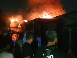 Kebakaran di salah satu rumah yang berlokasi di Sukmajaya, Depok menewaskan pasangan suami istri.(M.Yadi/indonesiadaily.net)