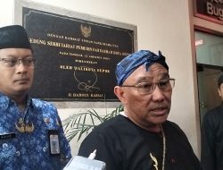 Wali kota Depok Mohammad Idris memakai pakaian Baduy Banten saat HUT RI ke 78.(M.Yadi/indonesiadaily.net)