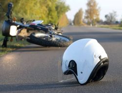 Ilustrasi pengendara sepeda motor alami kecelakaan.(istimewa/indonesiadaily.net)