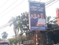 Spanduk bergambar Anies Baswedan dan AHY masih terpasang di beberapa titik di Depok.(M.Yadi/indonesiadaily.net)