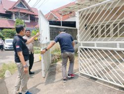 Tim penyidik Polda Metro Jaya kembali melakukan olah TKP kasus kerangka ibu dan anak di Cinere, Depok.(M.Yadi/indonesiadaily.net)