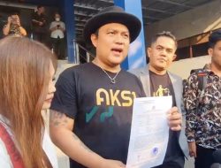 Posan laporakan hak cipta ke Polda Metro jaya Posan laporakan hak cipta ke Polda Metro jaya