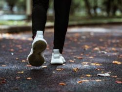 Silent Walking salah satu cara untuk melepaskan stres.(istimewa/indonesiadaily.net)