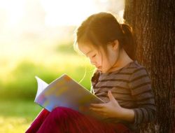Cara agar anak senang membac buku.(istimewa/indonesiadaily.net)